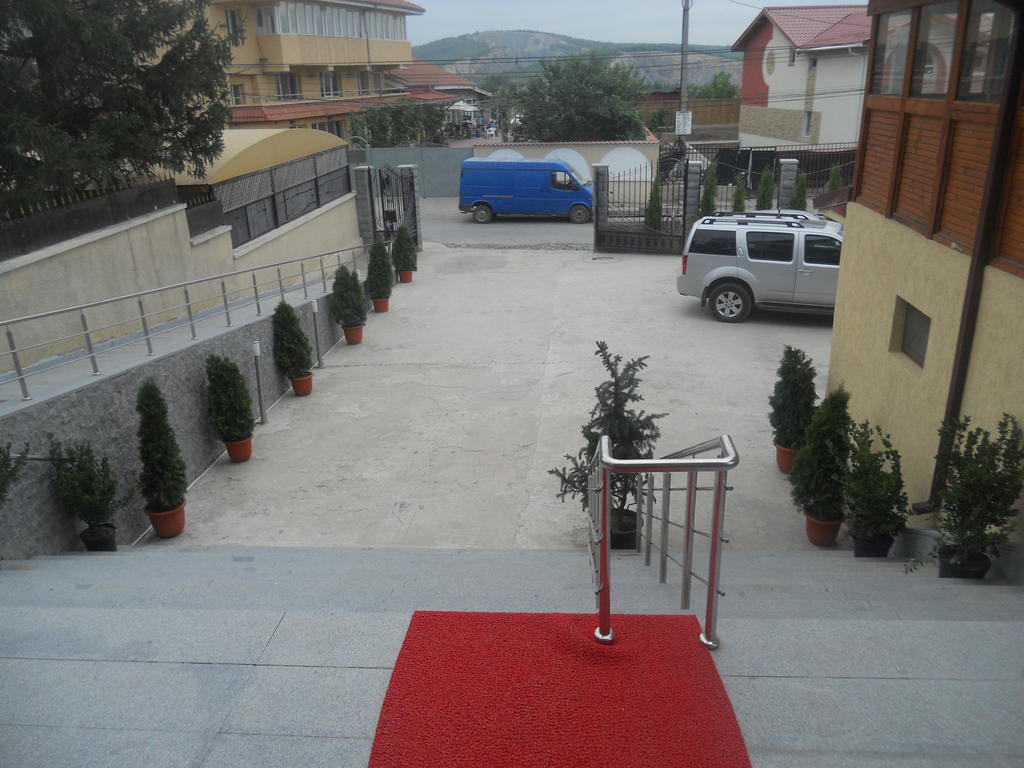 Pensiunea Cristal Tulcea Exterior foto