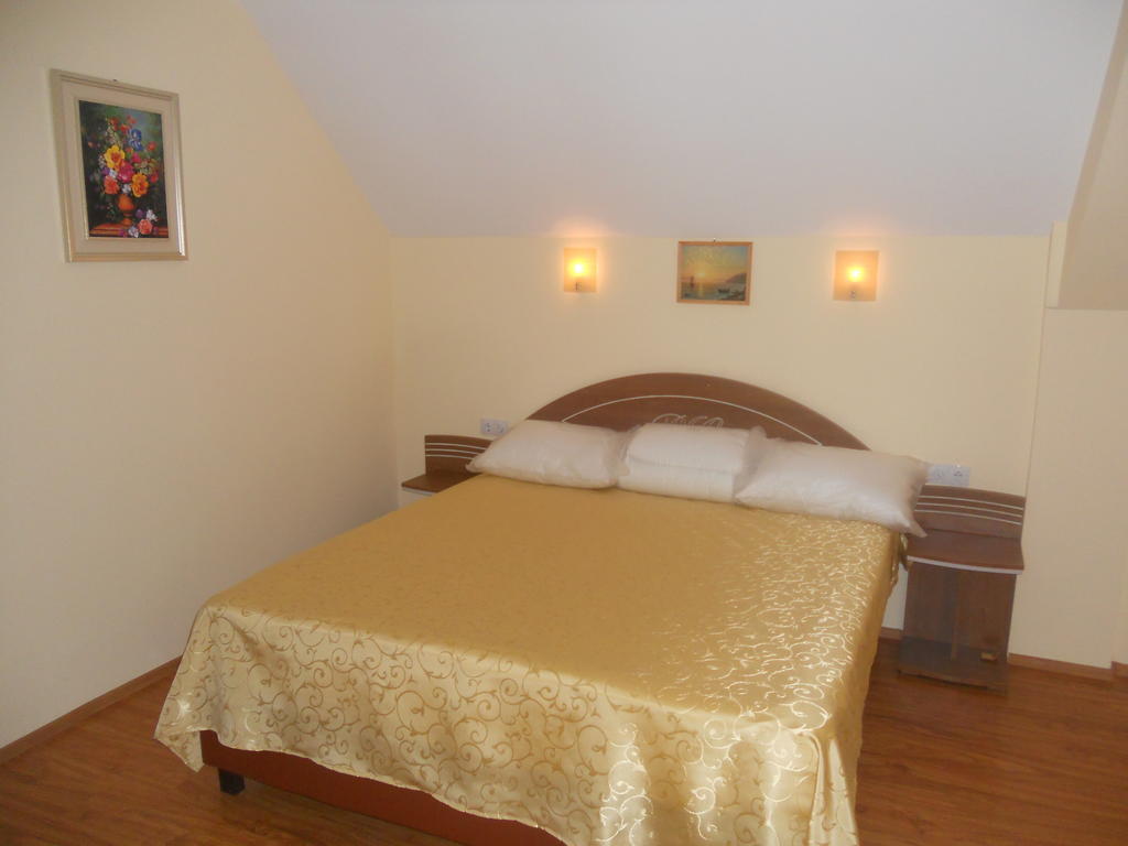 Pensiunea Cristal Tulcea Exterior foto